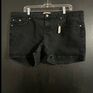 YMI Black Denim Shorts – Size 24